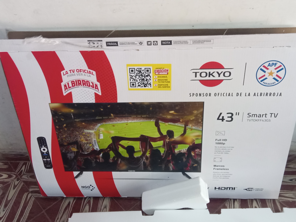 Televisor Led Smart De 43 '' Marca Tokyo Modelo Tvtokff43g5 Con Control Usado En Buen Estado Acc Par E Patitas Soporte Para Pared