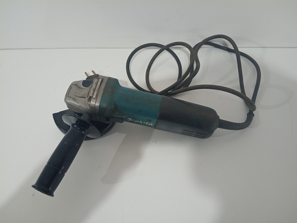 Taladro Marca Makitta Modelo 9557hn Usado En Buen Estado Acc ProtectorManija
