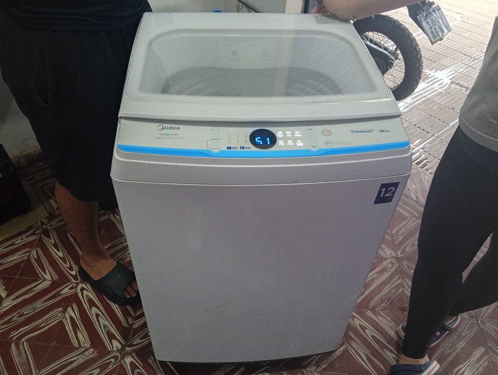 Lavarropas Cap 12 Kg. Marca Midea. Modelo Ma200w120/W Usado En Buen Estado Acc Manguera De Desague Manguera Conexion Tapa Vidrio
