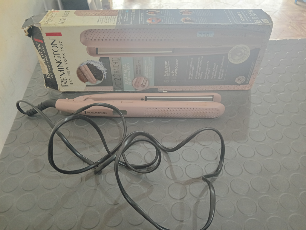 Planchita Para Cabello Marca Remington Modelo Wed2straight Usado En Buen Estado Acc No