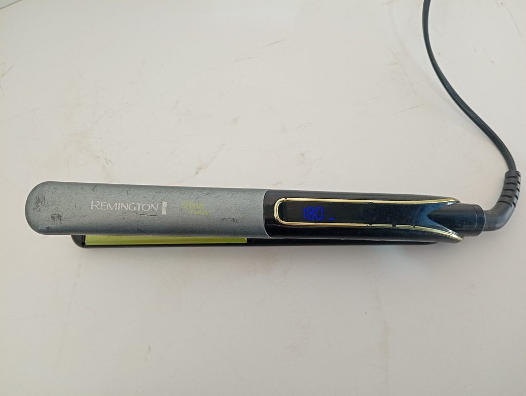 Planchita Para Cabello Marca Remigton Modelo S12a Usado Con Desgaste Acc No Tiene