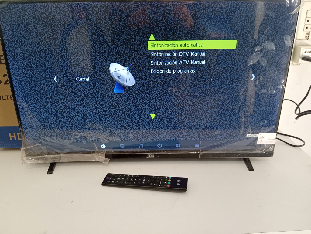 Foto 2 de Televisor Led Convencional De 32 '' Marca Jam. Modelo Ultraslim Usado En Buen Estado Con Control Con Caja Acc 2 Patitas