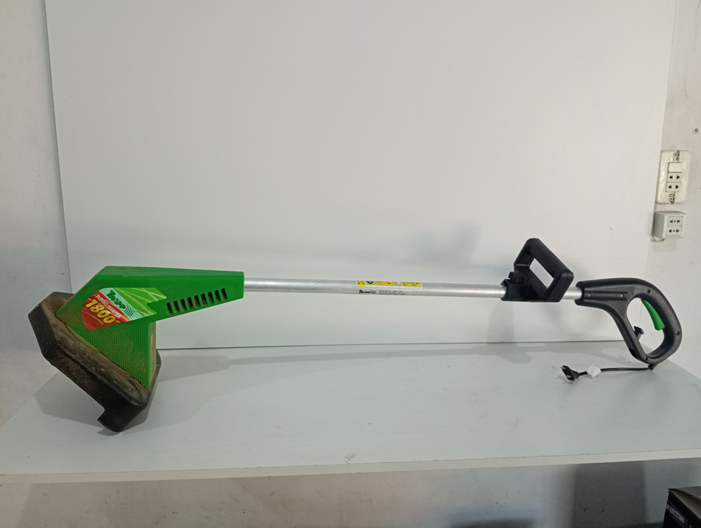 Bordeadora De Cesped Marca Traap Modelo Turbo Master Usado En Buen Estado Acc Cabezal Con Nilon Protector