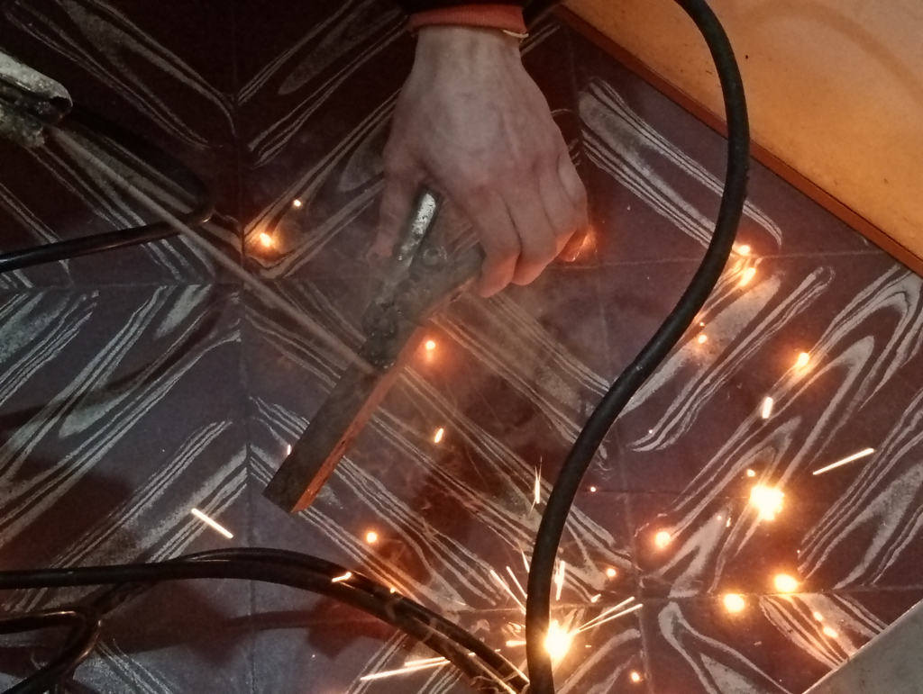 Foto 2 de Soldador Marca Daewoo Modelo Nro Usado Con Desgaste Acc Cable NegativoCable Positivo