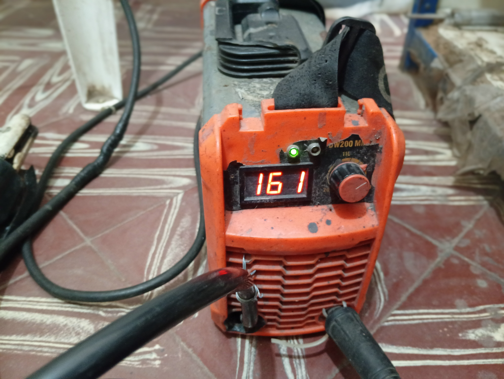 Foto 3 de Soldador Marca Daewoo Modelo Nro Usado Con Desgaste Acc Cable NegativoCable Positivo