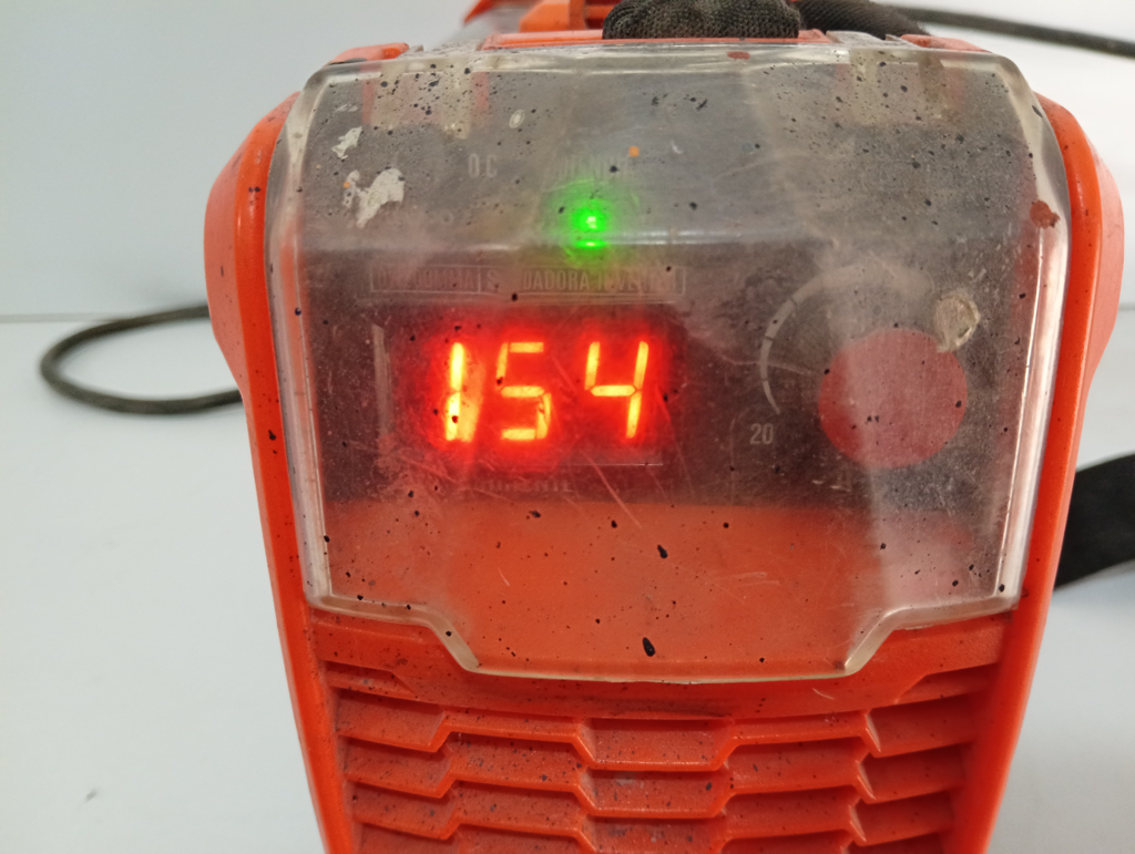 Soldador Marca Daewoo Modelo Dw200mma Usado En Buen Estado Acc Pinzas Negativo Positivo Pinzas Alargadas