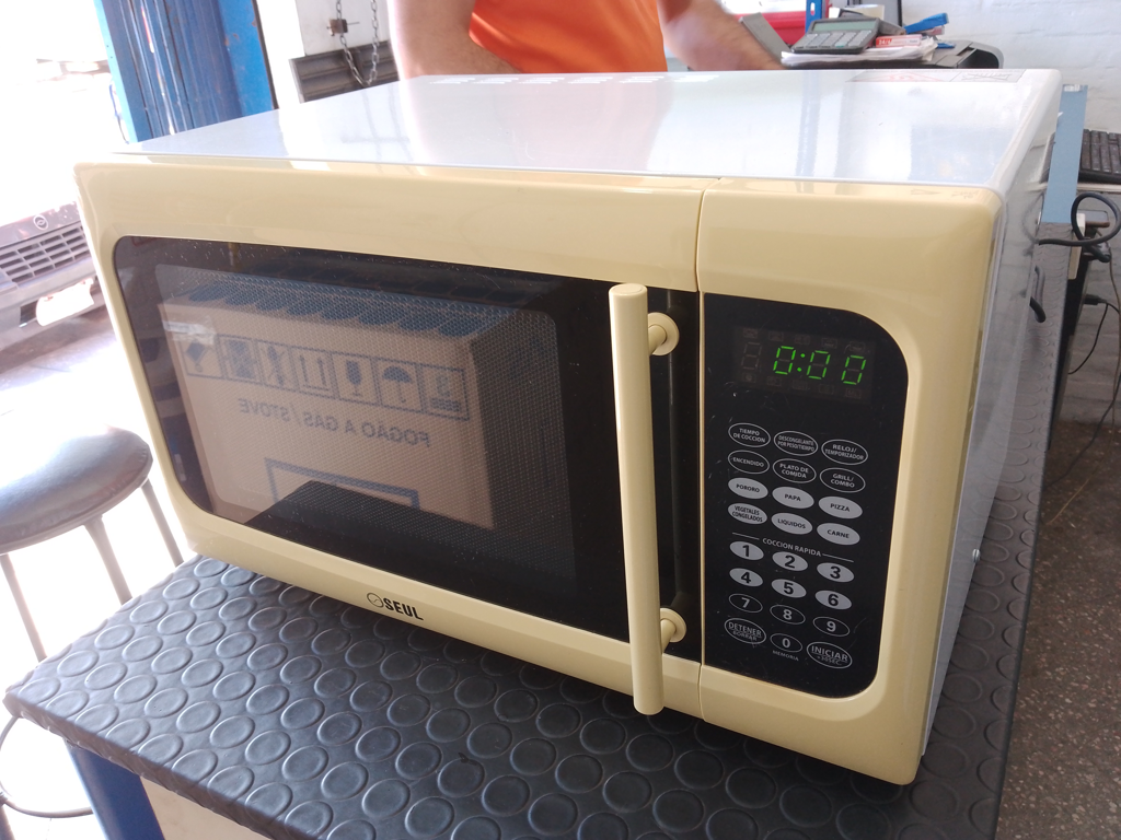 Microondas Marca Seul Modelo Mmdb25s Usado En Buen Estado Acc Panel Digital Con PlatoEn Caja