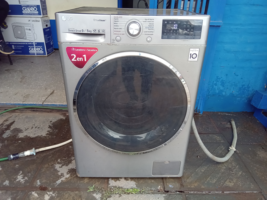 Lavarropas Cap 9 Kg. Marca Lg Modelo Inverter Direct Drive 9/5 Kg Usado En Buen Estado Acc Con Manguera De Carga Y DescargaCarga FrontalPanel Digital
