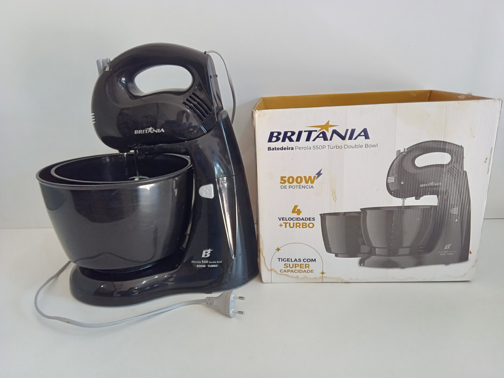 Batidora Marca Britania Modelo 500 W Turbo Usado En Buen Estado Acc 2 Batidores2 Bowl De Plastico