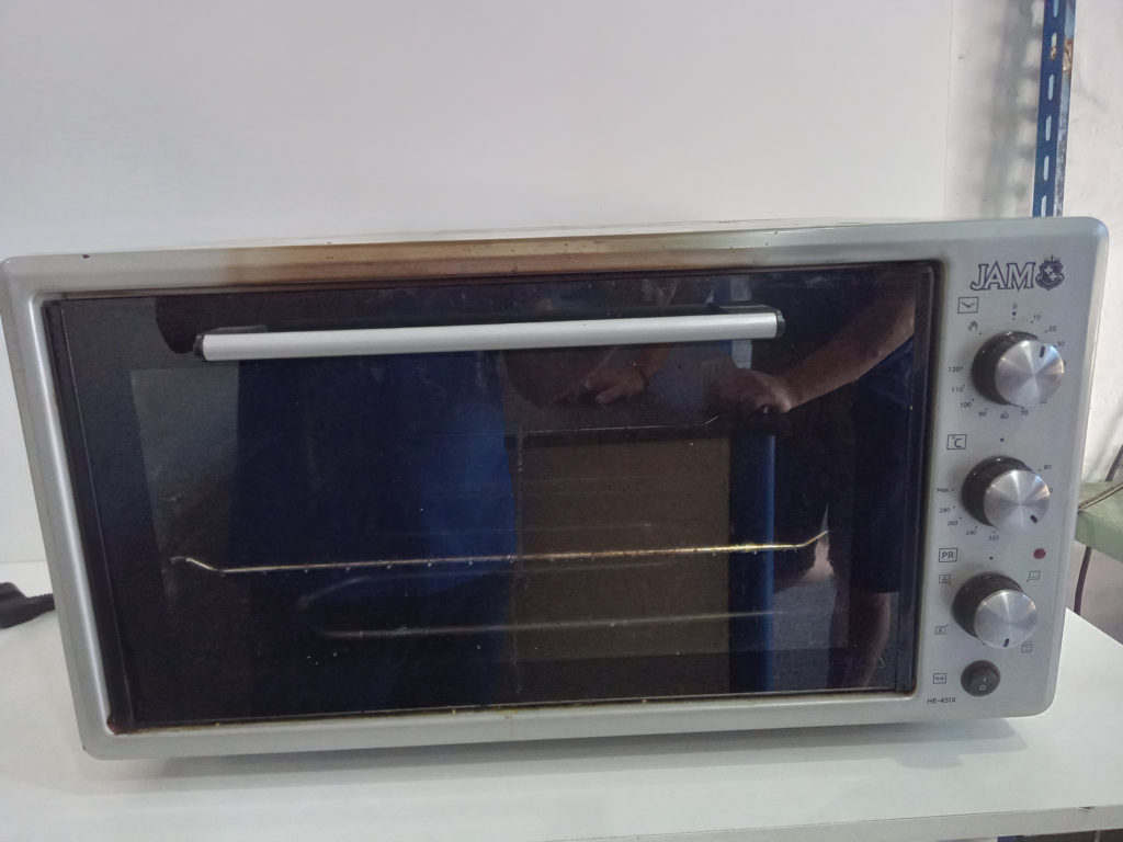 Horno Marca Jam Litros 45 Modelo He-45ix Usado Con Desgaste Acc Parrilla