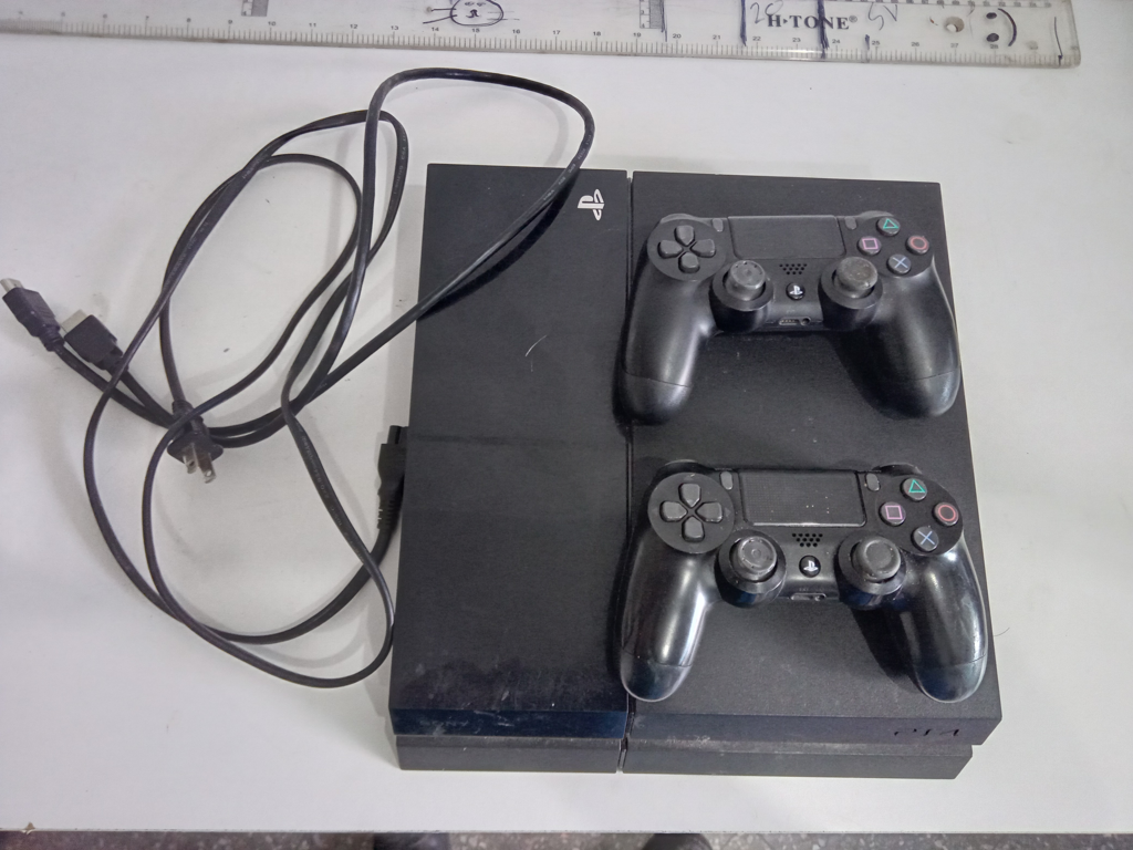 Juego Electronico Ps4 Marca Sony Fat Modelo Cuh-1115a Disco Duro 500 Gb Con Control Sin Caja Usado En Buen Estado Acc Dos ControlesCable PowerCable Hdmi