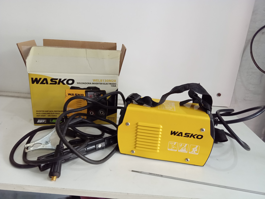 Soldador Marca Wasko Modelo Wel8130m2x Usado En Buen Estado Acc Pinza Positivo Y NegativoUn ElectrodoCinta Colgante