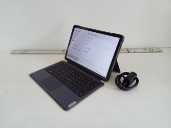Tablet Marca Lenovo Modelo Tab P11 Usado En Buen Estado Con Funda Con Teclado Tipo Notebook Acc No Tiene