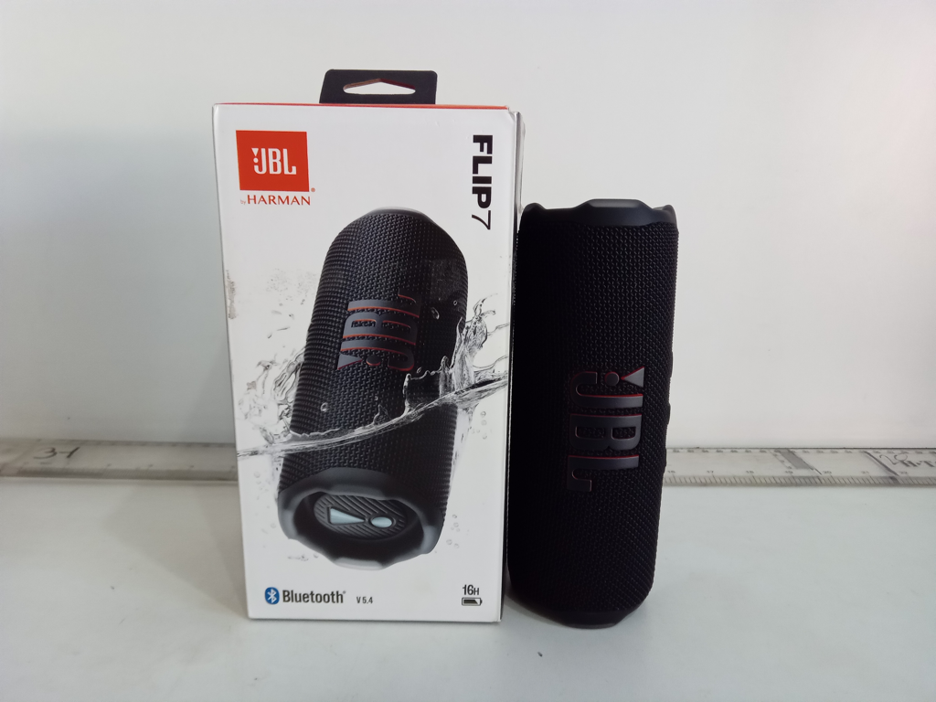 Parlante Portatil Marca Jbl Modelo Flip 7 Usado En Buen Estado Con Caja Acc No Tiene