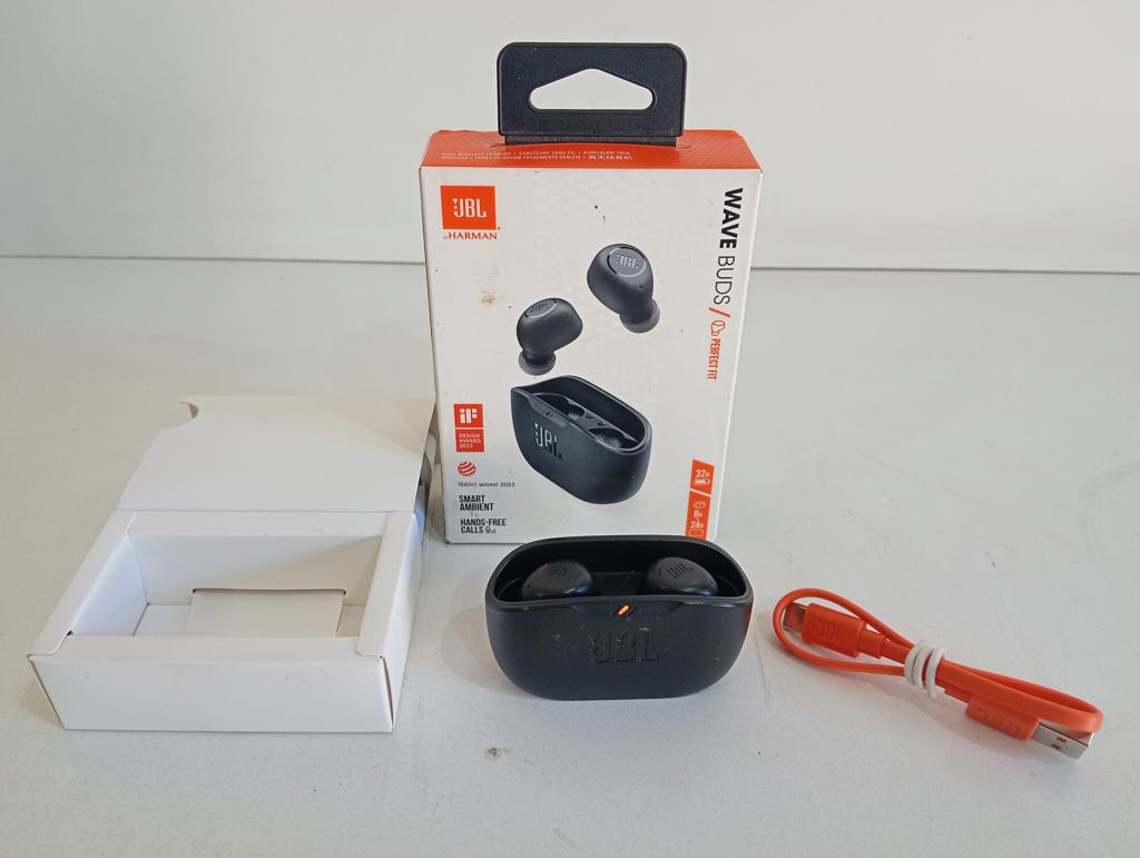 Auricular Marca Jbl Modelo Wave Buds Usado En Buen Estado Con Cable Usb Acc En Caja