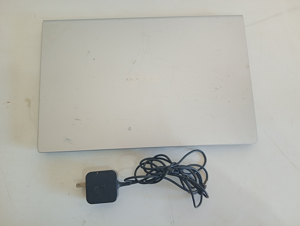 Notebook Marca Asus Modelo 9461ngw Procesador Celeron Memoria Ram 4 Gb Disco Duro 128 Gb Generacion No Tiene Acc Teclado