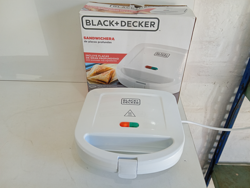 Sandwichera Marca Black+Decker Modelo Sm24520-Ar Nuevo Sin Uso Acc No Tiene