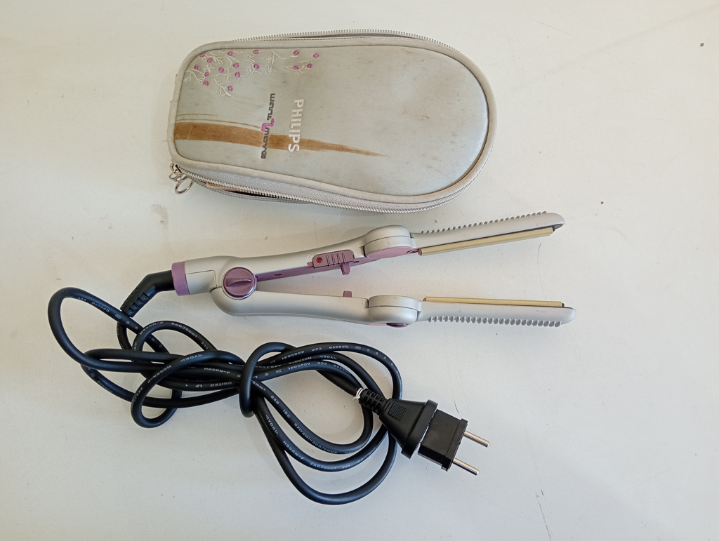 Planchita Para Cabello Marca Philips Modelo Salon Strainght Usado En Buen Estado Acc Con Estuche
