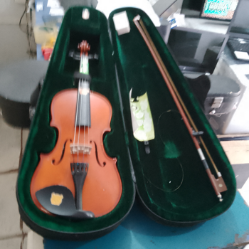 Violin Marca No Tiene Modelo No Tiene Usado En Buen Estado Acc Con Estuche Con 4 Cuerdas Con Arco Y Un Accesotio Mas