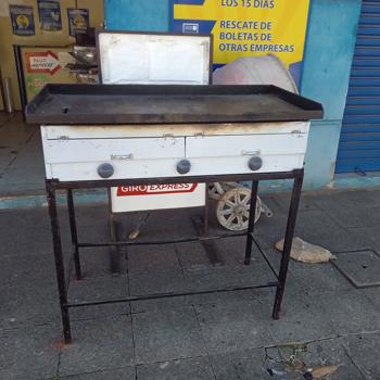 Plancha Hamburguesera Marca No Tiene Modelo No Tiene Usado En Buen Estado Acc Medida De 1.20 Mts * 60 A 80 Cm De Ancho Aprox Con 3 Perillas Con Base Sin Detalle De Oxido Sin Manguera De Conexion