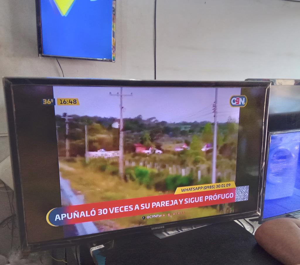 Televisor Led Convencional De 32 '' Marca Samsung Modelo Un32hj4005g Usado En Buen Estado Con Control Sin Caja Acc Sin Base Sin Patitas Con Entrada Hdmi Usb Av Sin Antena Cable Power