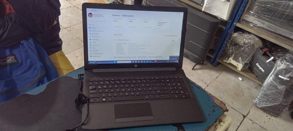 Notebook Marca Hp Modelo 15-Da2033la Procesador Intelpentium 6405 U 2.40 Ghz Memoria Ram 4 Gb Disco Duro 120 Gb Generacion 6 Acc Con Teclado Numerico Con Entrada Hdmi Usb Wifi