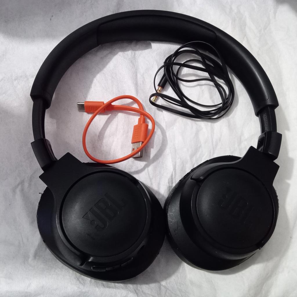 Auricular Marca Jbl Original Modelo Tune 720 Bt Usado En Buen Estado Con Con Cable Usb Cable Auxiliar Acc En Caja