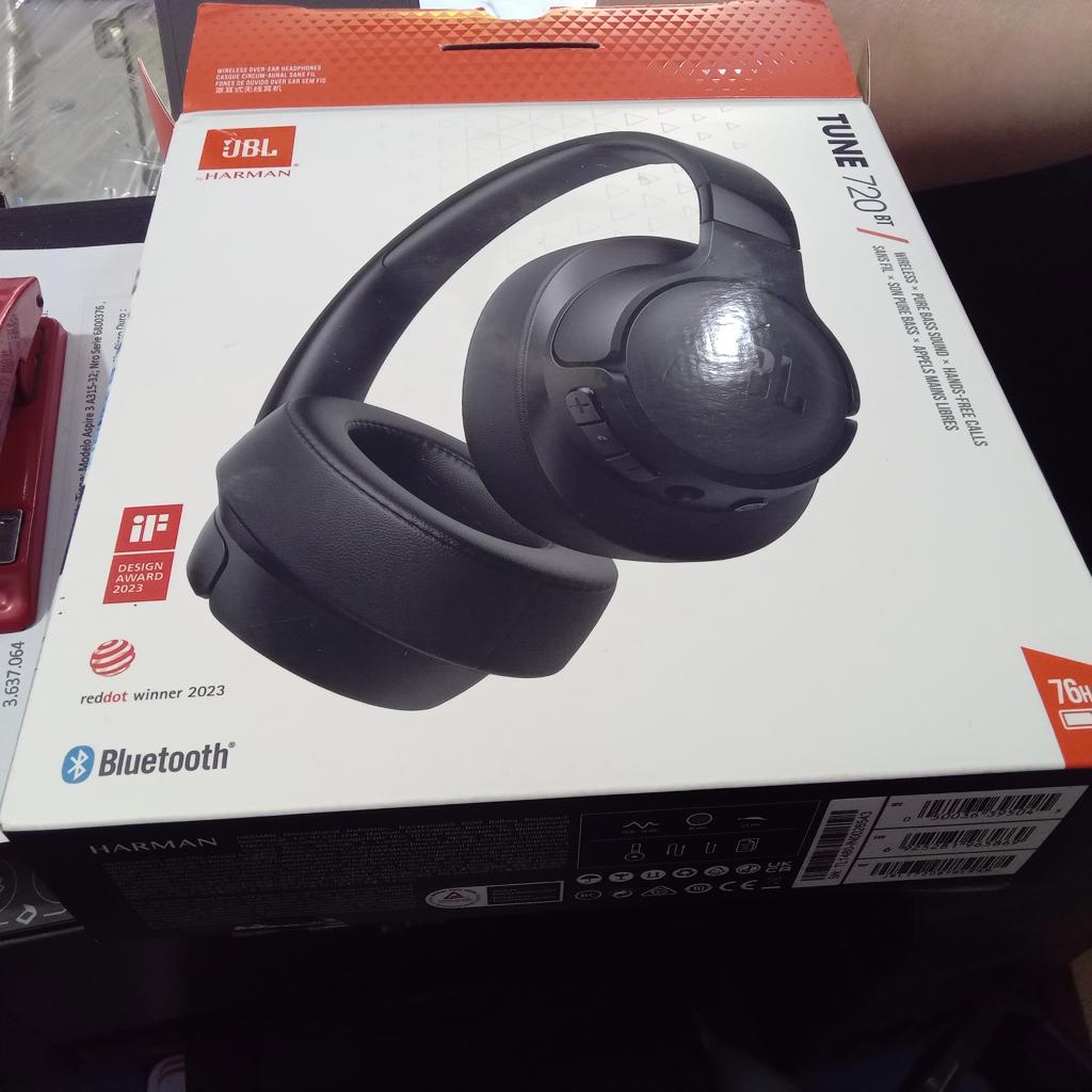 Foto 3 de Auricular Marca Jbl Original Modelo Tune 720 Bt Usado En Buen Estado Con Con Cable Usb Cable Auxiliar Acc En Caja