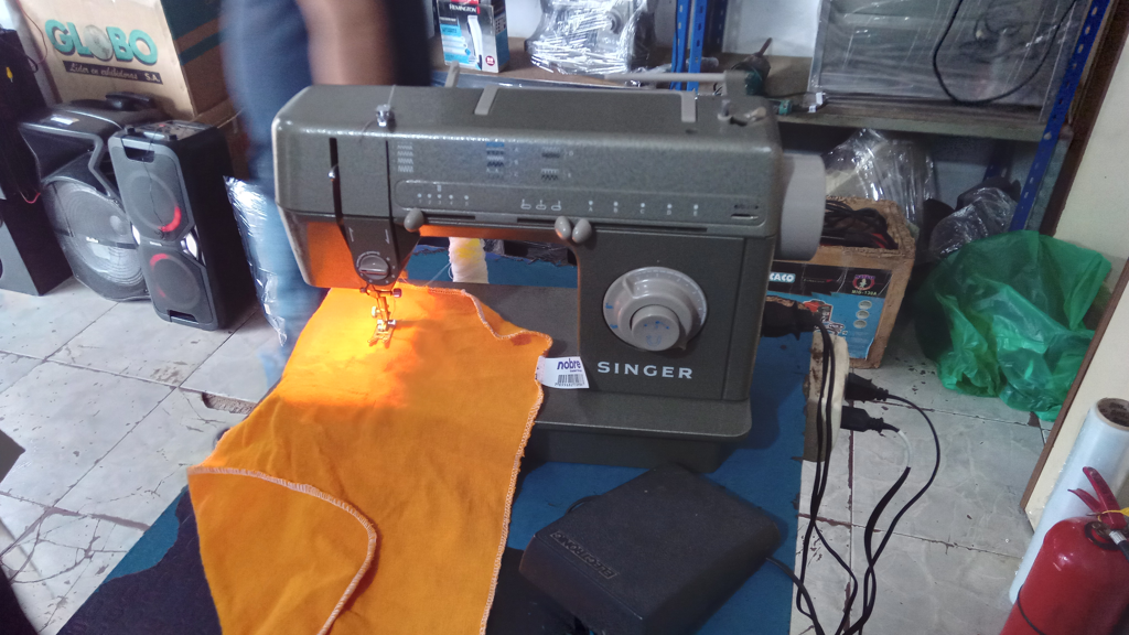 Maquina De Coser Familiar Marca Singer Semi Industrial Modelo Hd210c Usado En Buen Estado Acc Pedal 1 Bobina