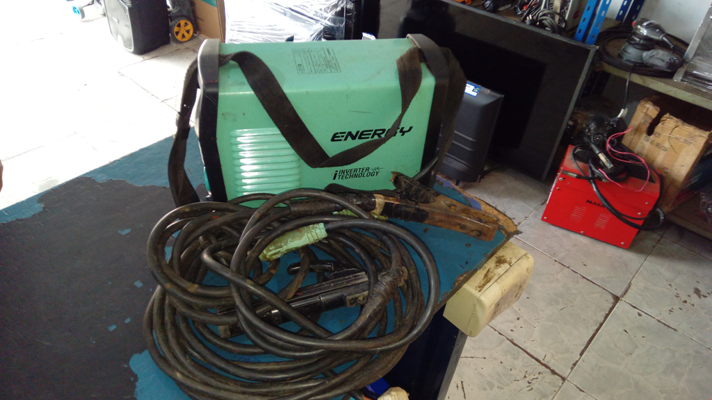 Soldador Marca Energy Modelo 1200/3/220 Usado En Buen Estado Acc Pinza +/-