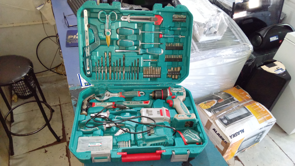 Juego De Herramientas Marca Total Modelo No Tiene Usado En Buen Estado Con No Tiene Acc Taladro A Bateria Mod. Tidli20668 Varios Accesorios En Maletin