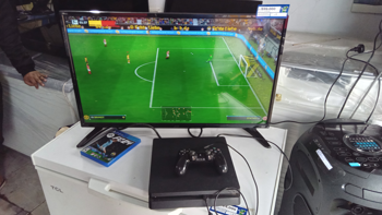 Juego Electronico Ps4 Marca Sony Modelo Cuh-2215b Disco Duro 500 Gb Con Control Sin Caja Usado En Buen Estado Acc Cable Power HdmiDisco Fc24 En Caja