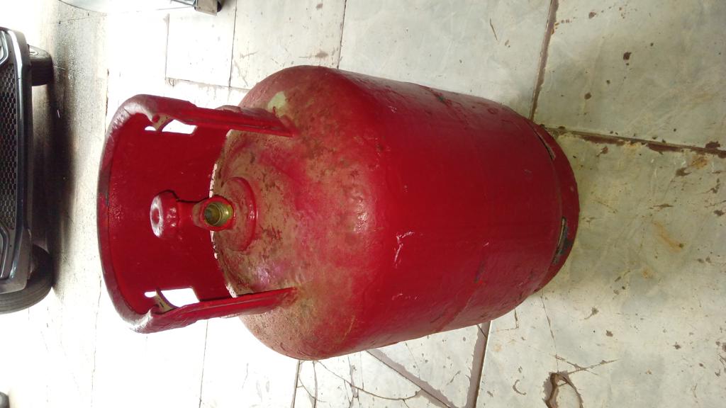Foto 3 de Garrafa Cap 10 Kg. Marca Pumagas Usado En Buen Estado Color Rojo Acc No Tiene