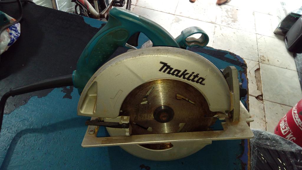 Sierra Tipo Circular Marca Makita Modelo 5007n Usado En Buen Estado Acc Disco