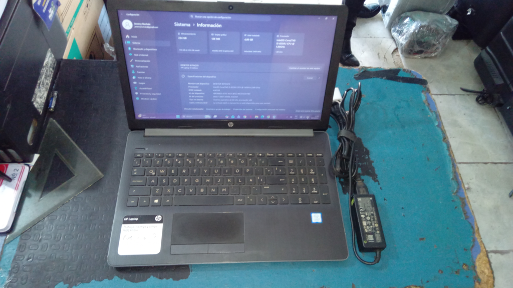 Notebook Marca Hp Modelo 15-Da0010la Procesador I5 Memoria Ram 5 Gb Disco Duro 222 Gb Generacion 8 Acc Teclado Numérico