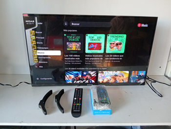 Televisor Led Smart De 32 '' Marca Midas Modelo Md-Smtv32a Con Control Usado En Buen Estado Acc Patita Con Tornillos 2 Controles