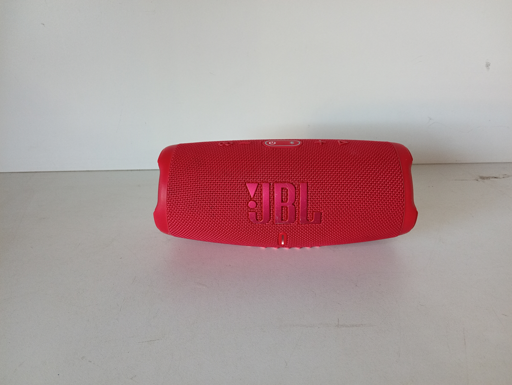 Parlante Portatil Marca Jbl Modelo Charge 5 Usado En Buen Estado Con No Tiene Acc No Tiene