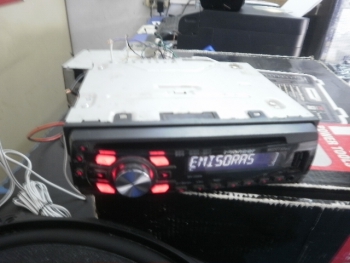 Autoradio Marca Pionner Con Control Modelo Deh-2350ub Usado En Buen Estado Con No Tiene Acc: Con Entrada De Cd Usb Entrada De Antena Con Ficha