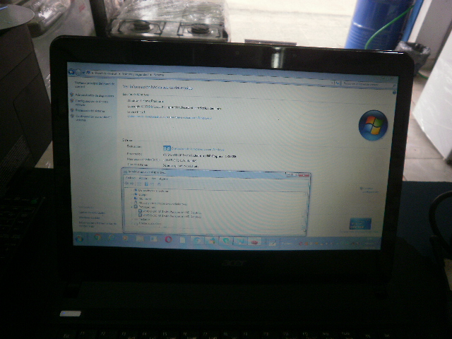 Notebook Marca Acer Modelo Aspire E1 Procesador Amd E-300 Memoria Ram 4 Gb Disco Duro 500 Gb Acc Sin Teclado Numerico Con Lector Hdmi Usb Vga