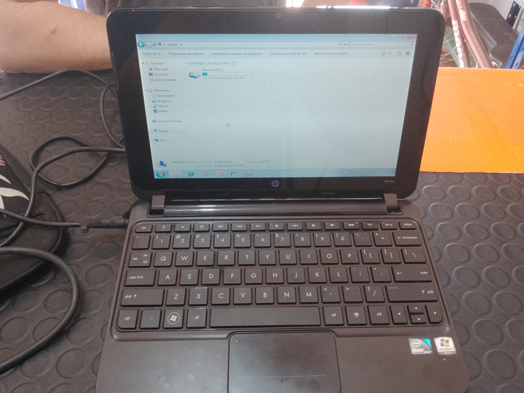 Mini Notebook Marca Hp Modelo No Tiene Procesador Intel Atom Memoria Ram 1 Gb Disco Duro 230 Gb Acc Cargador S/ 61539
