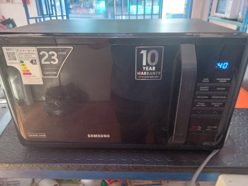 Microondas Marca Samsung Modelo Ms23k3513ak Usado En Buen Estado Acc Plato