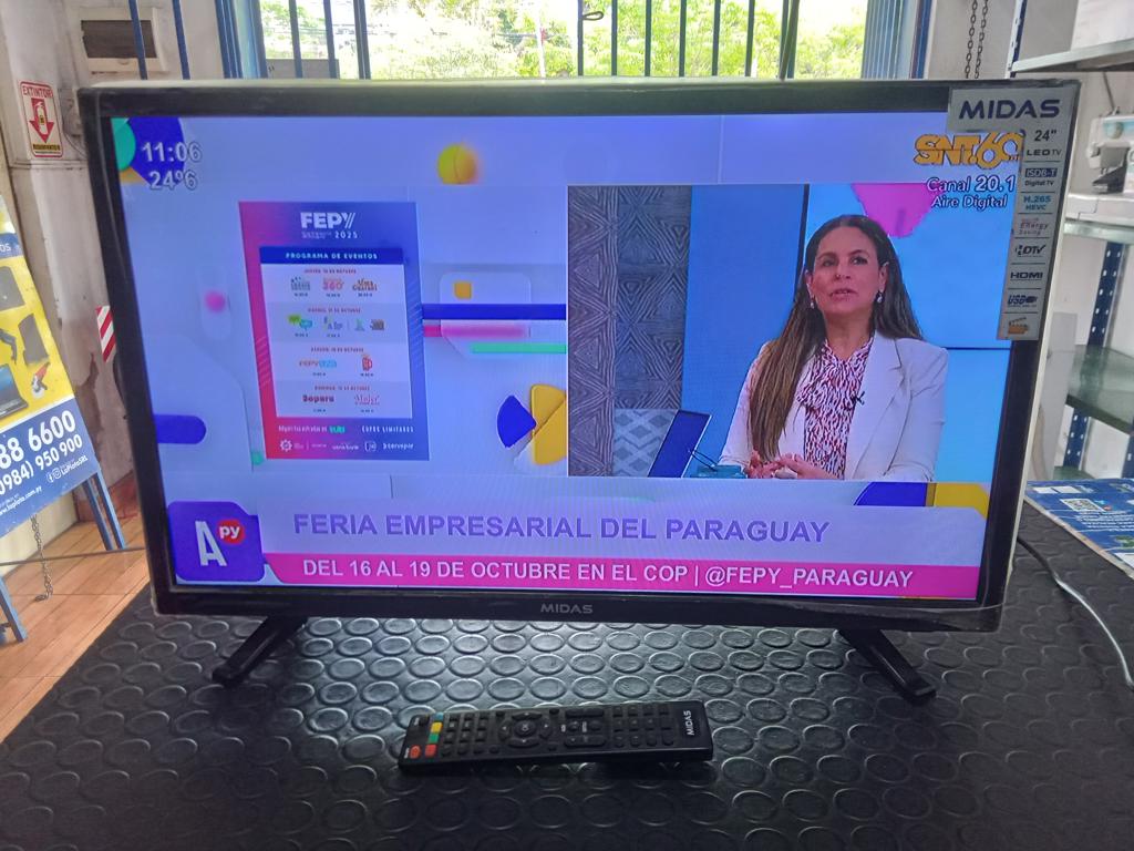 Televisor Led Convencional De 24 '' Marca Midas Modelo Md-Tv24m Usado En Buen Estado Con Control Sin Caja Acc Par De Patitas Antena