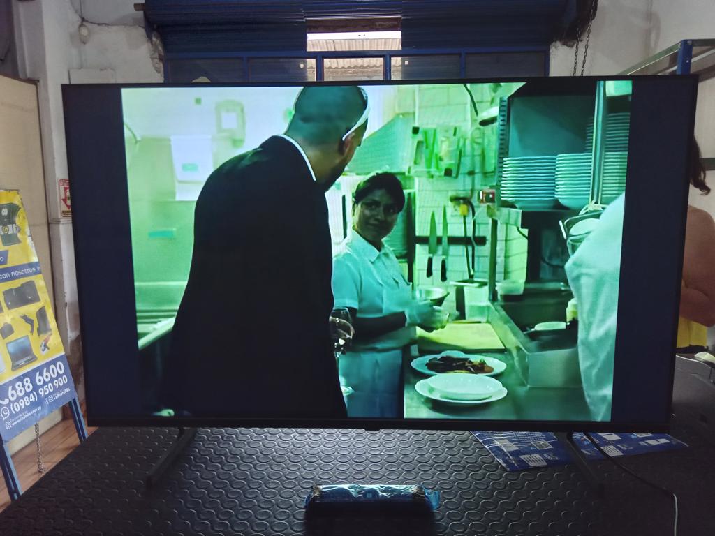 Televisor Led Smart De 43 '' Marca Samsung Modelo Un43t5203ag Con Control Usado En Buen Estado Acc Par De PatitasCable Cte