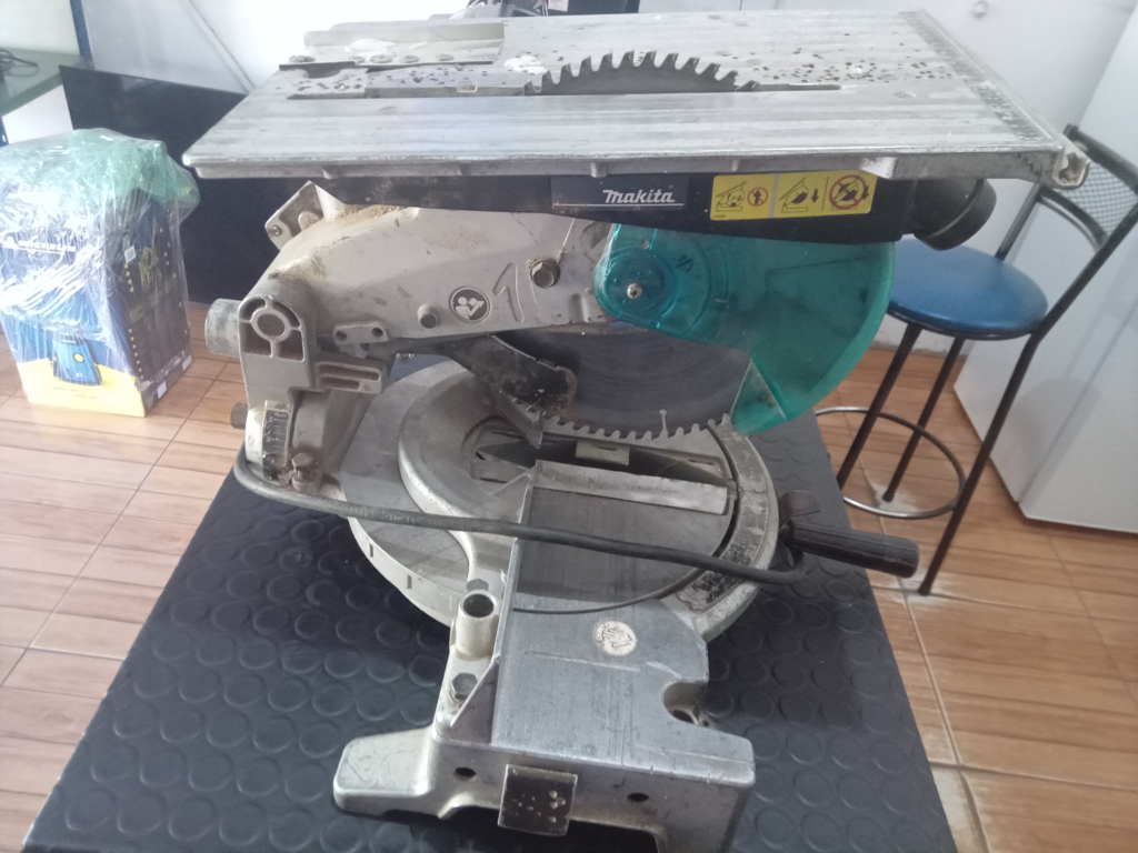 Policorte Marca Makita Modelo Lh1040 Usado En Buen Estado Acc Disco