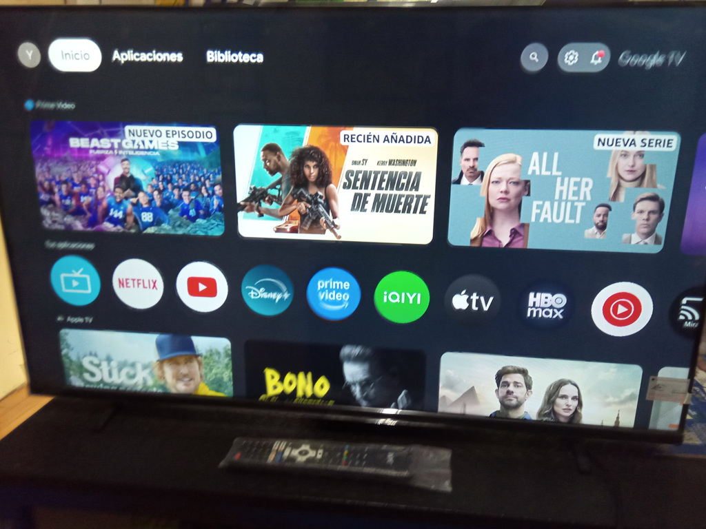 Televisor Led Smart De 43 '' Marca Jam Modelo Ultrasgtm-43gfs Con Control Usado En Buen Estado Acc 2 Patitas