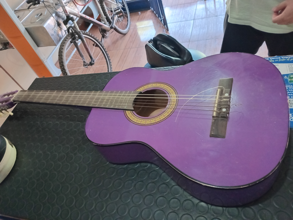 Guitarra Marca Vizcaya Modelo Arcg34-Tp Usado Con Desgaste Acc No Tiene