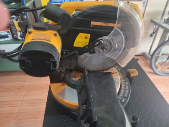 Sierra Tipo Ingletadora Marca Facsy Modelo Fa31255 Usado En Buen Estado Acc BolsaDisco