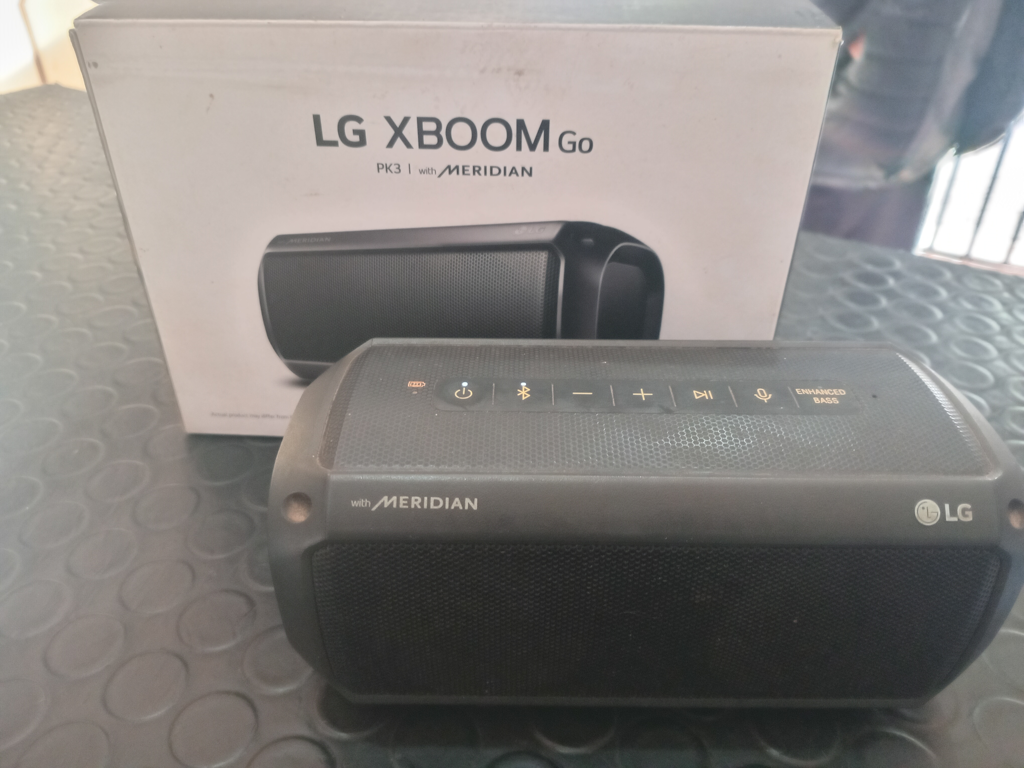 Speaker Potencia Watts No Tiene Marca Lg Sin Control Modelo Pk3 Usado En Buen Estado Con Caja Acc No Tiene