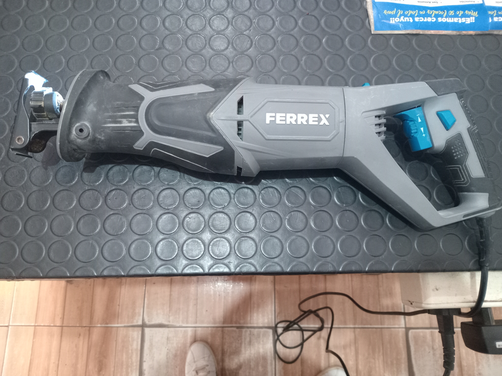 Sierra Tipo Caladora Marca Ferrex Modelo Fd850-2 Usado En Buen Estado Acc No Tiene