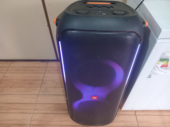 Caja De Sonido Amplificada Marca Jbl Modelo Party Box 710 Sin Control Usado En Buen Estado Acc Cable Crrte